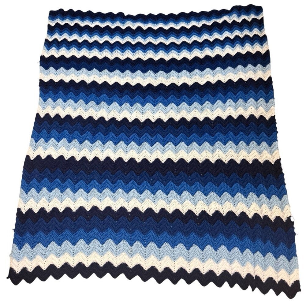 Vintage Handmade Afghan Blue Ripple Chevron Ombre 49" x 58"